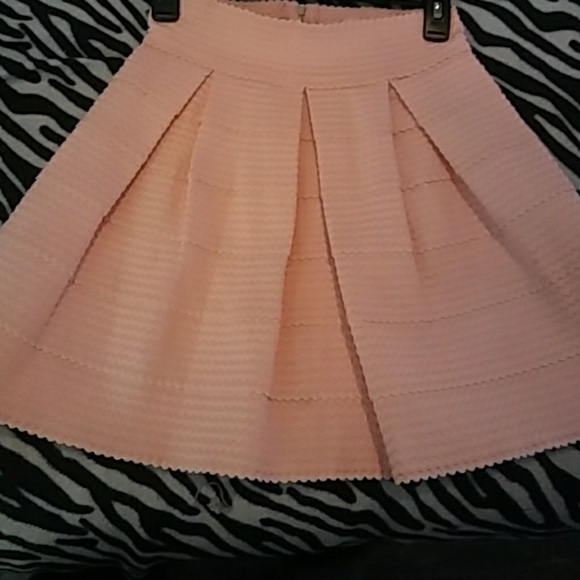 Skirt - Picture 2 of 4